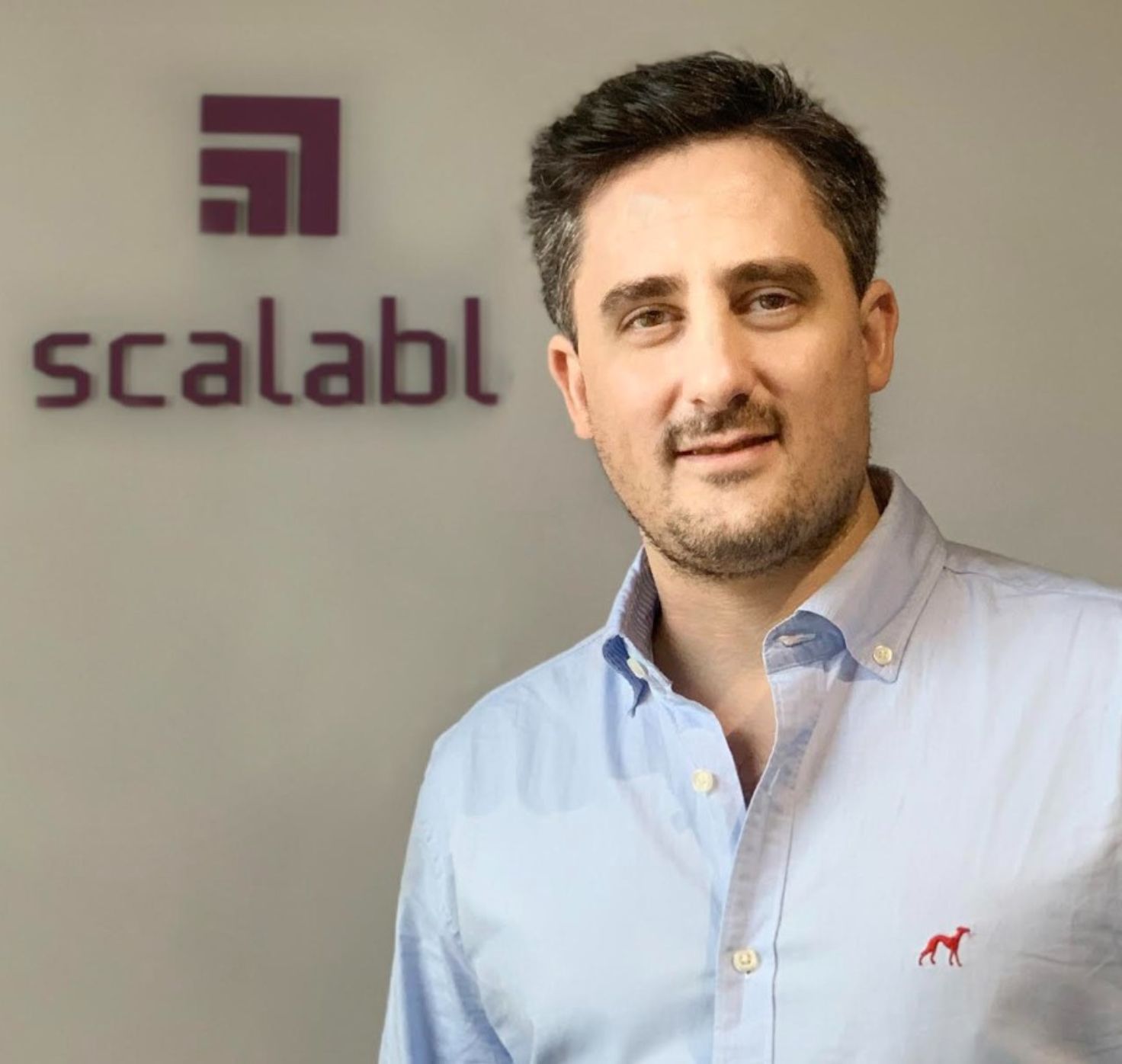 Francisco Santolo, CEO y Founder de Scalabl presentando los cursos de la Plataforma de Transformación Empresarial